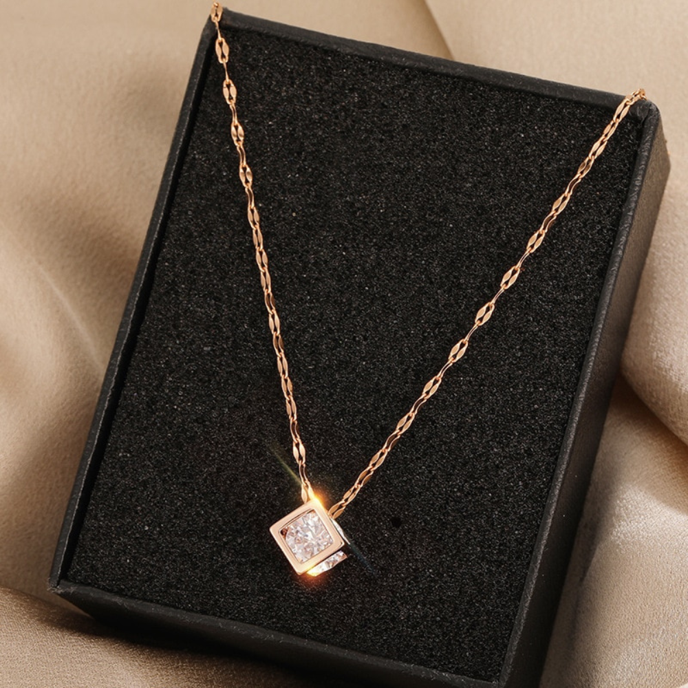 VIMEDA | Cube Pendant Necklace™