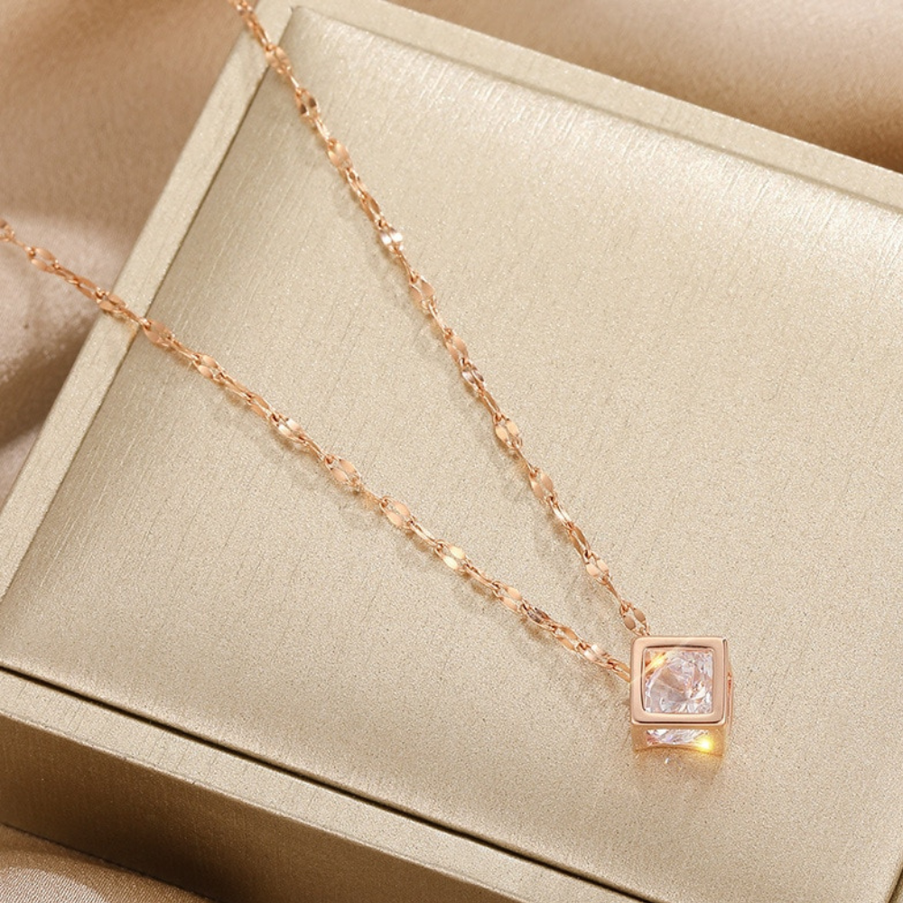 VIMEDA | Cube Pendant Necklace™