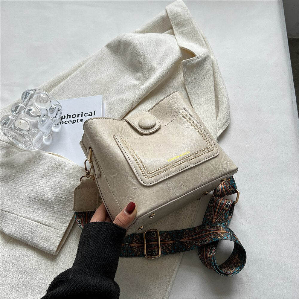 VIMEDA | Bucket Messenger Bag™