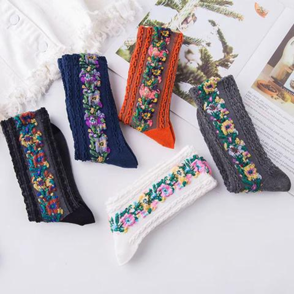 VIMEDA | Vintage Embroidered Socks (2+2 GRATIS)
